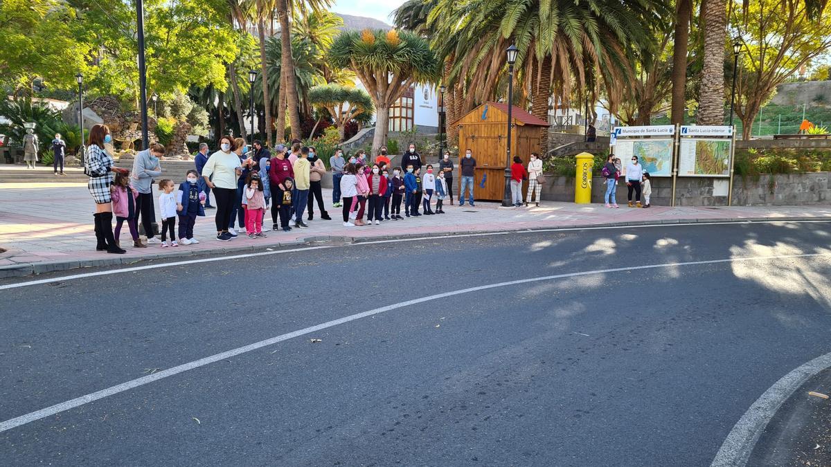 Pasacalles de los Reyes Magos en el pueblo de Santa Lucía.