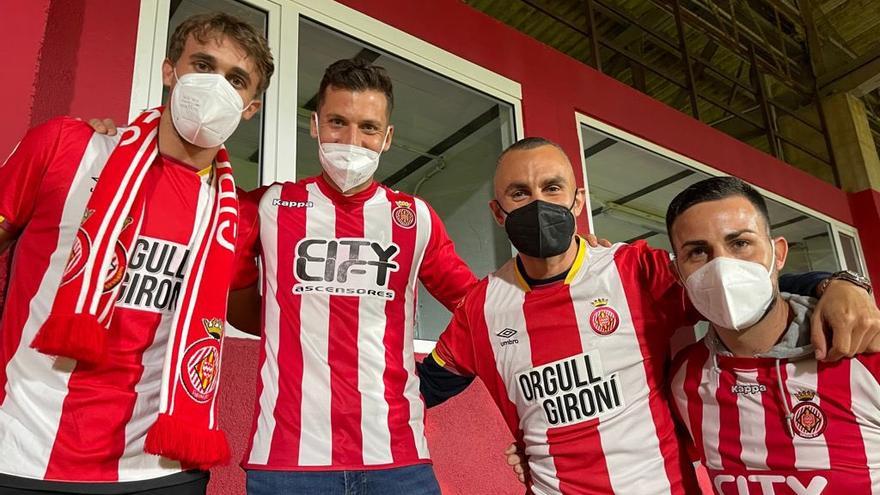 L'afició del Girona torna a posar color a les grades de Montilivi