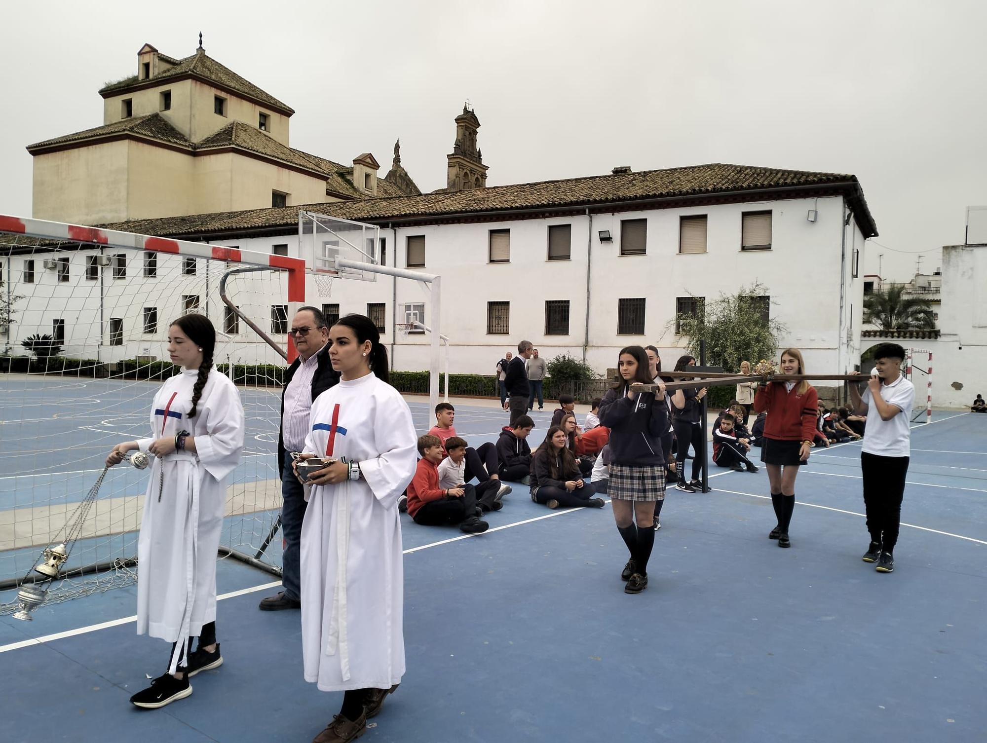 Colegio Trinitarios durante su procesión