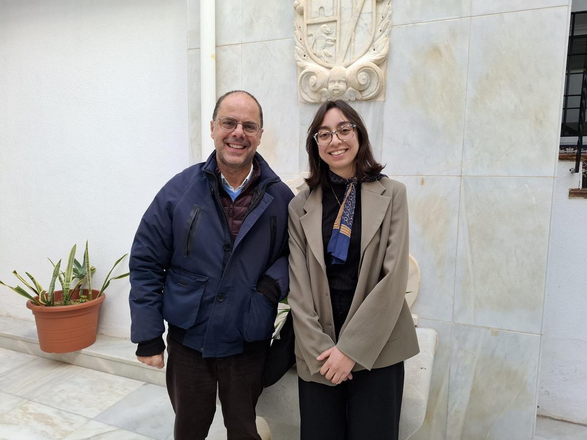 Fátima Zhora Aharez e Íñigo Loring, voluntarios en Málaga Acoge.
