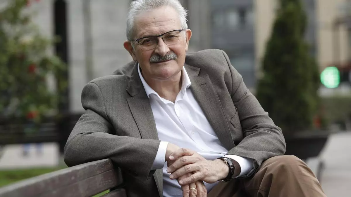 Antonio Trevín, expresidente del Principado, anuncia que sufre un cáncer: "Relajaré mi actividad política y cultivaré las amistades que realmente aprecio"