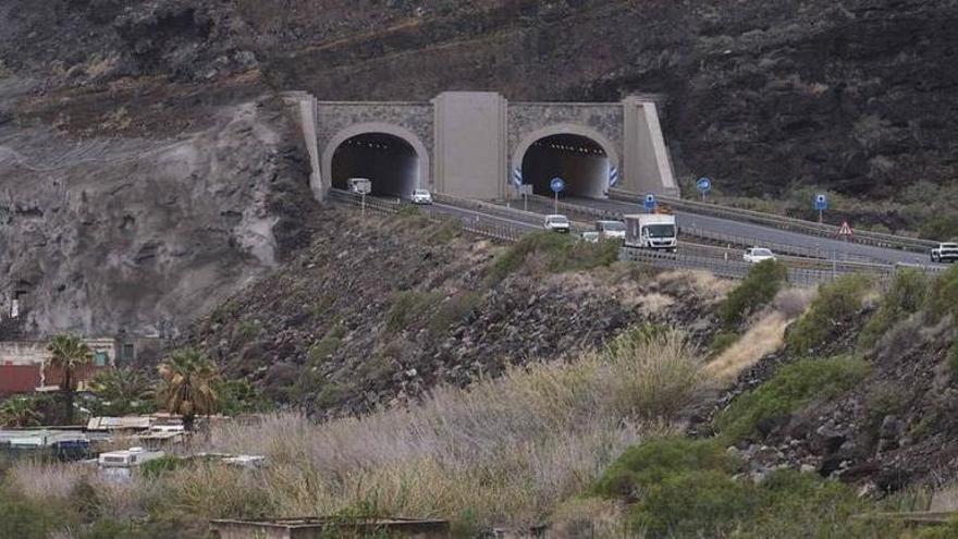 Tenerife y los dos mundos separados por los túneles de Güímar
