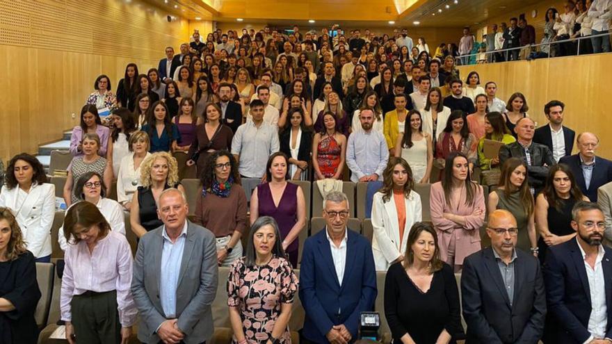 Acto de despedida de residentes, ayer, en el Hospital Universitario.