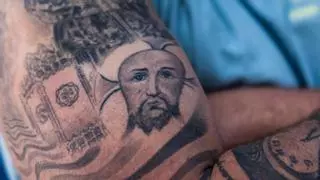 La Santa Faz en la piel: “Con el tatuaje llevo a Alicante en mi cuerpo”
