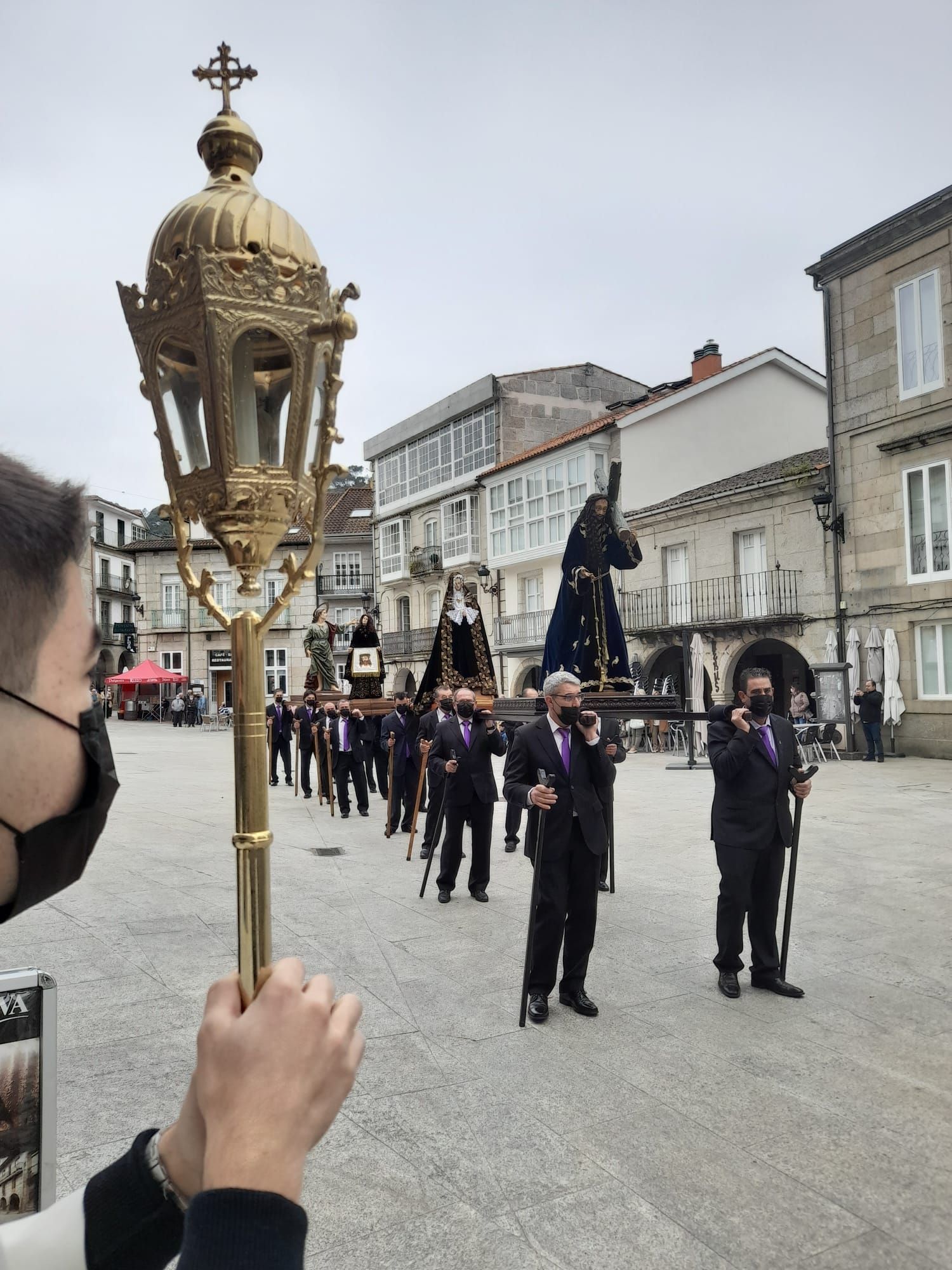 https://www.farodevigo.es/ourense/2022/04/16/ribadavia-recupera-procesion-santo-encontro-65059672.html