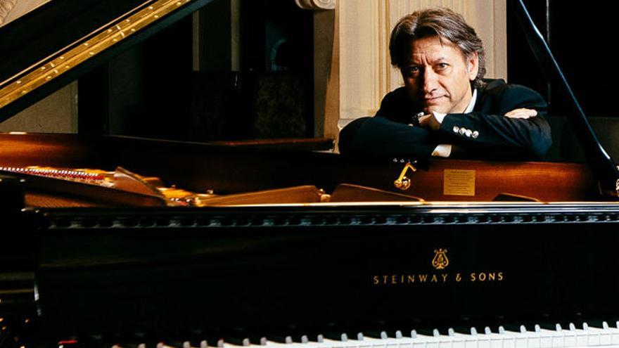 Una imagen promocional del prestigioso pianista argentino.