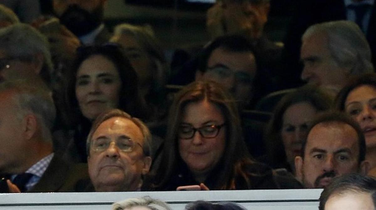 Florentino Pérez, a la llotja, durant el partit contra el Getafe.