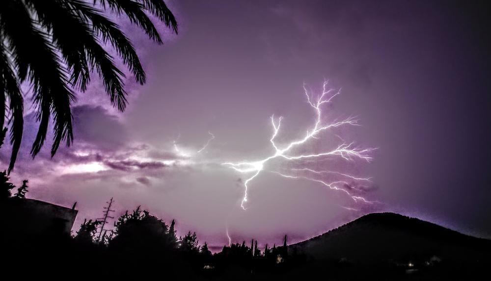 Caos y calles inundadas en Ibiza por la lluvia (27 agosto 2019)