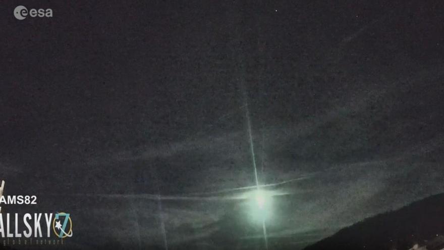 Una bola de fuego atraviesa el cielo de Andalucía a 106.000 kilómetros por hora