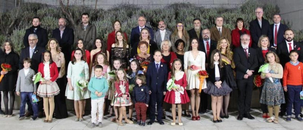 San Vicente ya ha elegido sus cargos festeros 2019, como son la Reina de las Fiestas y de la Primavera, sus cortes de honor y las Capitanías y Alferecías Mora y Cristiana.