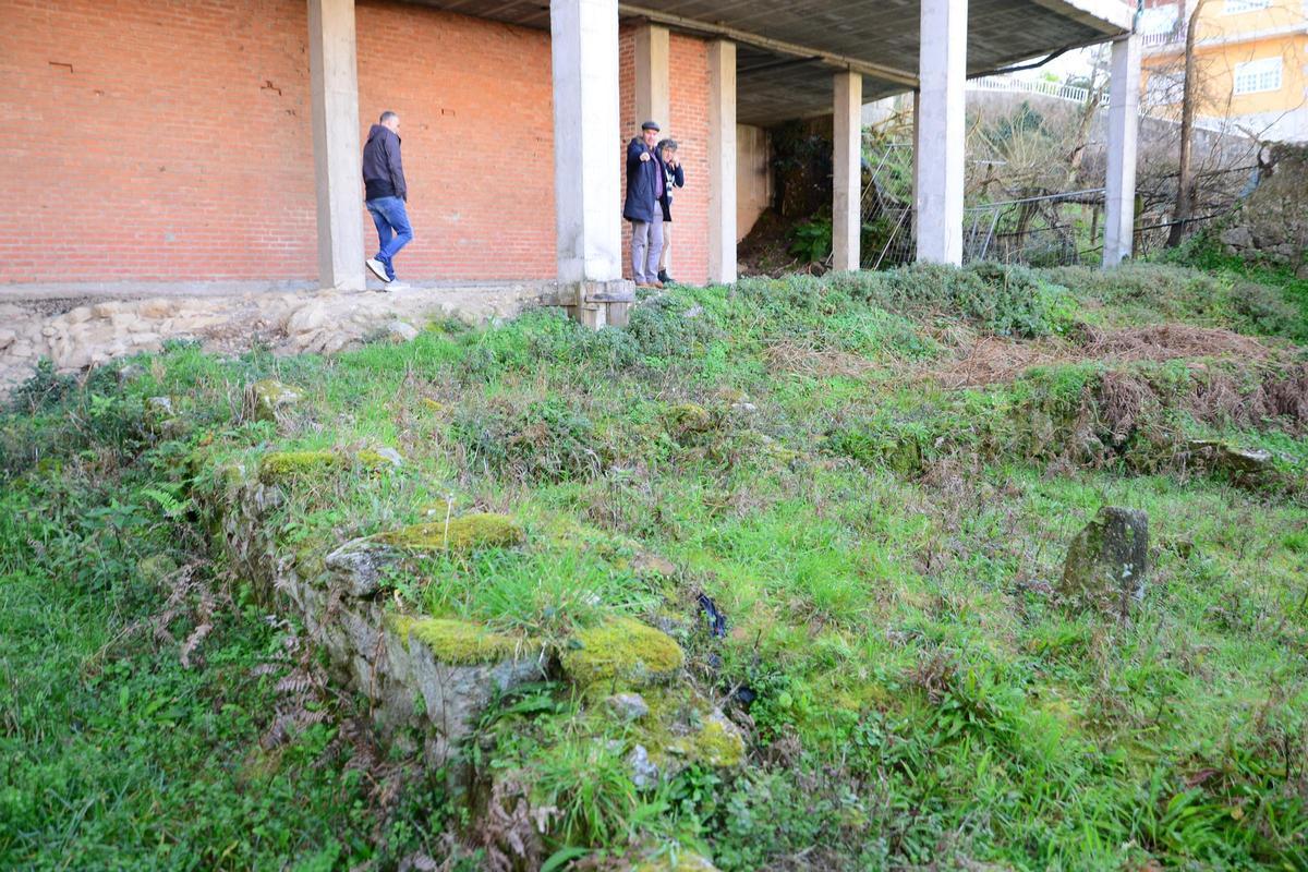 Los terrenos anexos a la sala en los que se volverá a excavar el yacimiento romano.