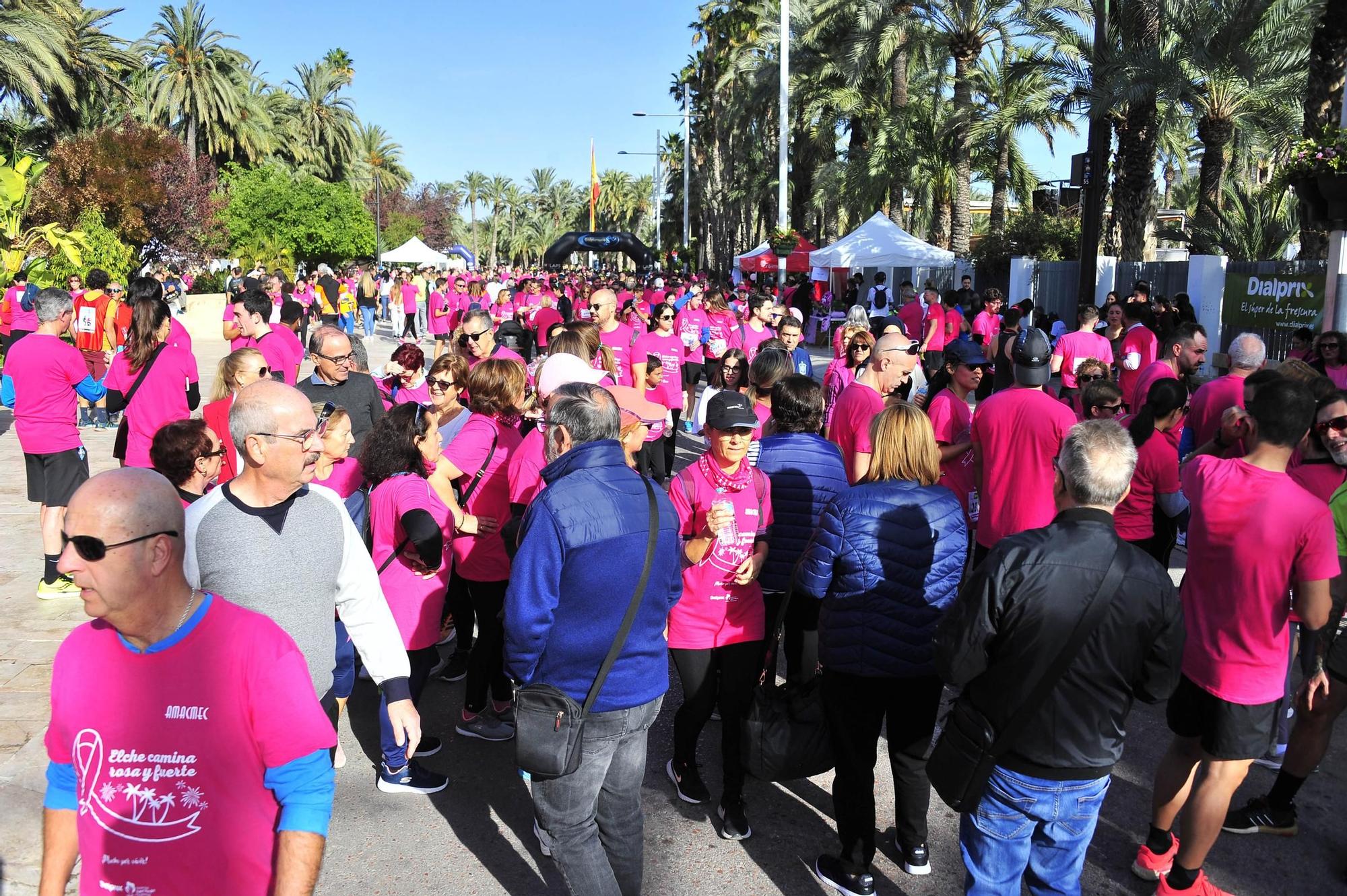 Una marea rosa imparable contra el cáncer de mama en Elche