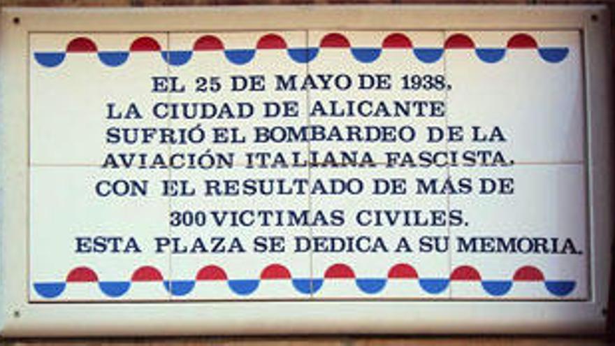 Castedo incluye la palabra &quot;fascista&quot; en la placa por el bombardeo de 1938