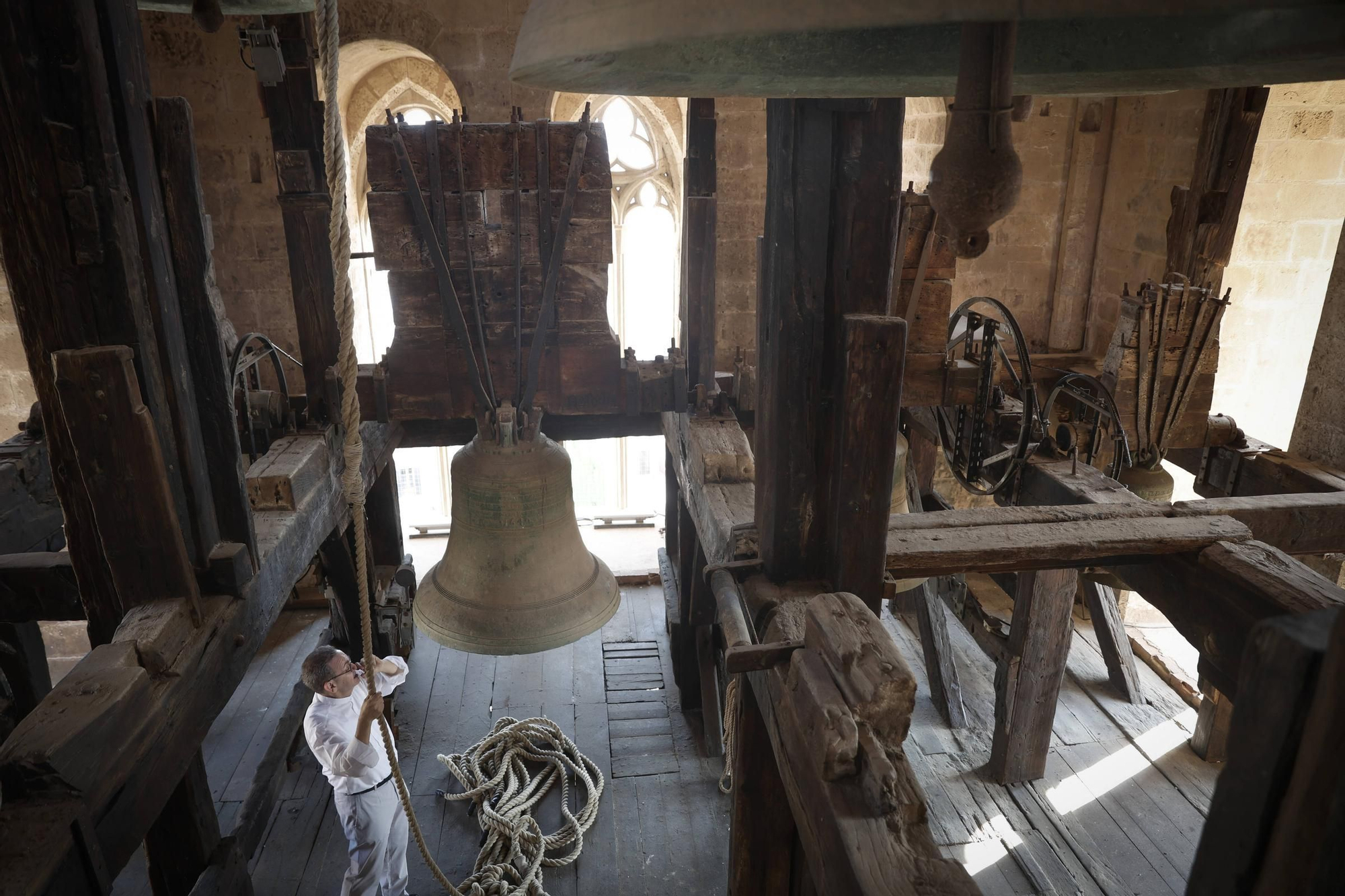 Así es la torre del campanario donde se encuentra N'Aloi.