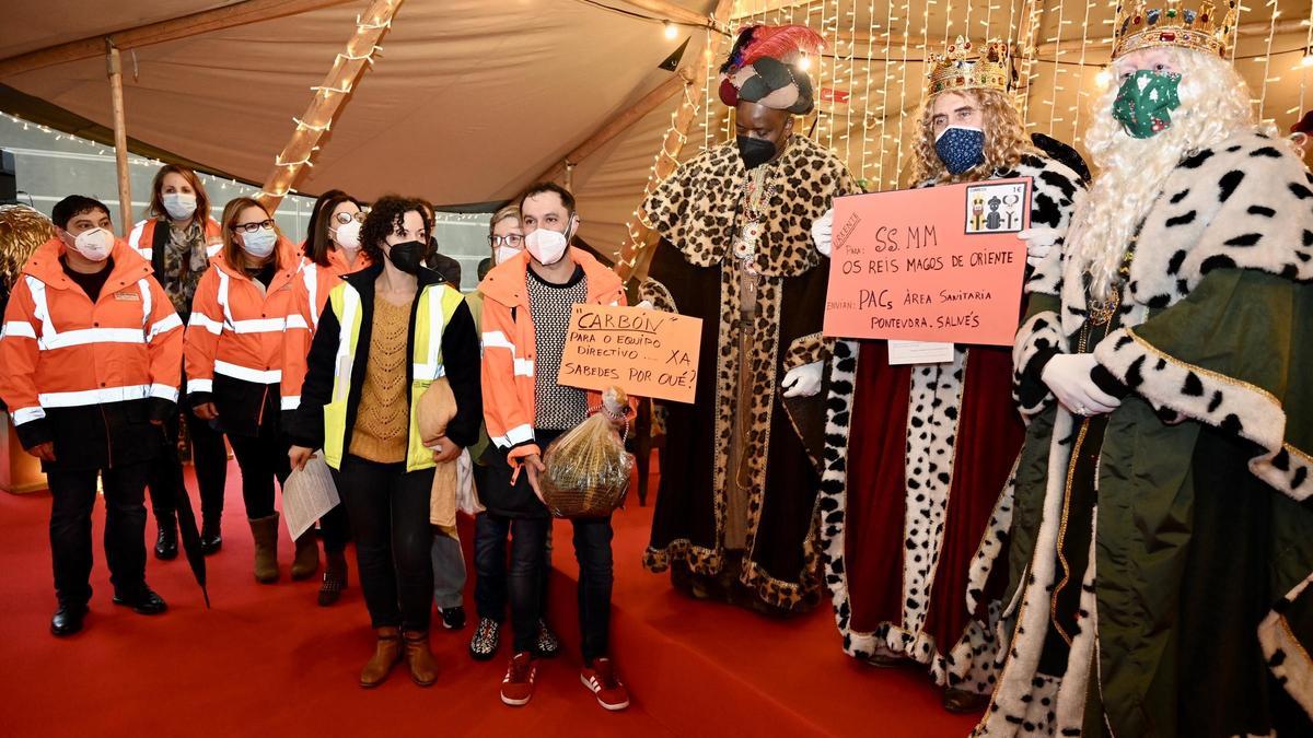 Trabajadores de los PAC, con los Reyes Magos