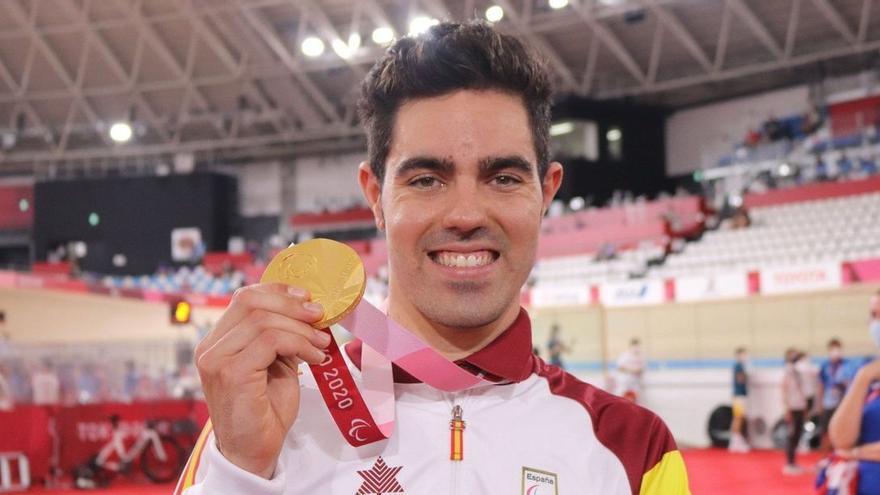 El ciclista Alfonso Cabello entrena por primera vez con la selección española sin discapacidad