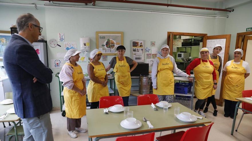 Revolución en los comedores escolares de Avilés: un salto de calidad alimentaria y más plantilla transforman el servicio en doce centros públicos