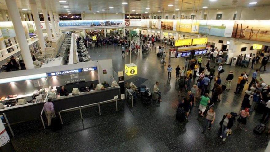 387 detenidos en aeropuertos británicos por ir ebrios