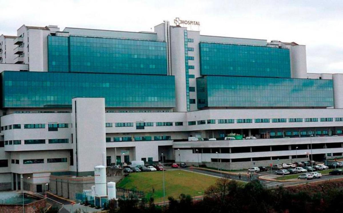 Fachada exterior de las instalaciones del Complexo Hospitalario Universitario de Santiago, donde debe procederse a la eutanasia solicitada