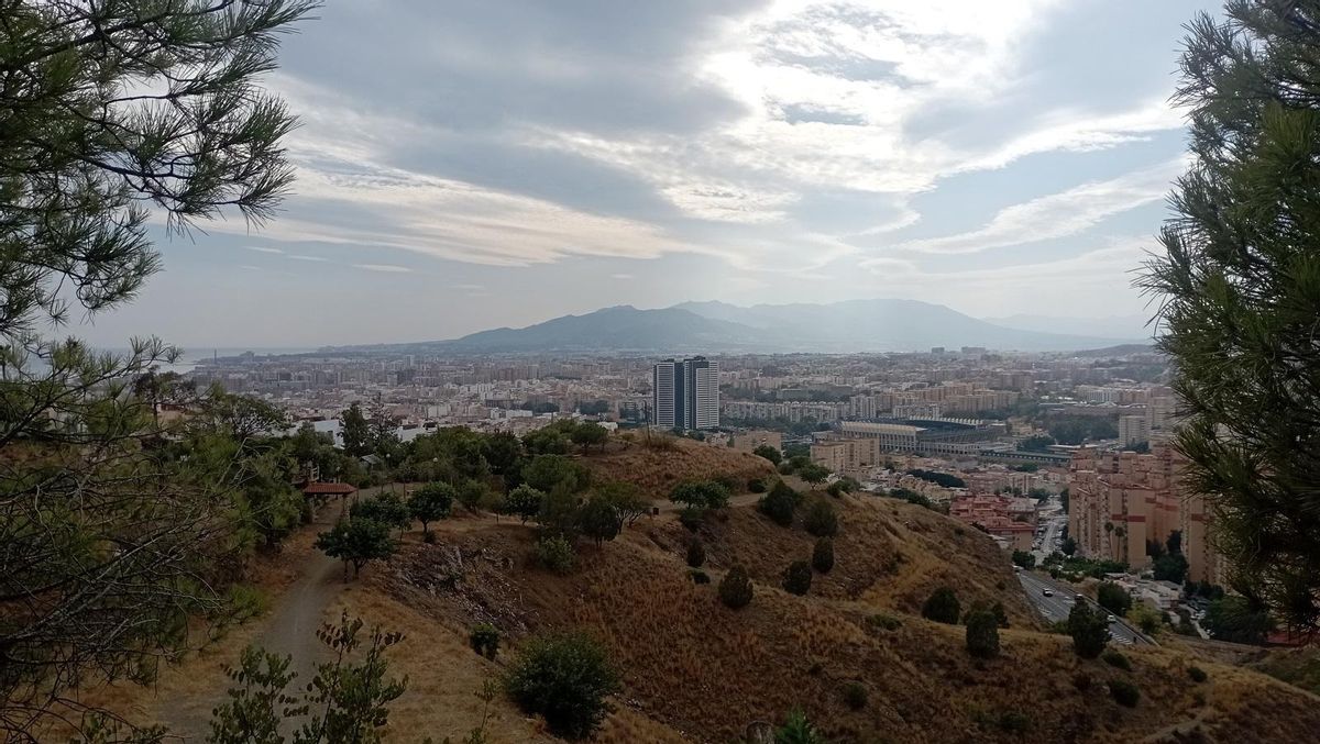 Otras vistas de Málaga desde Monte Dorado.