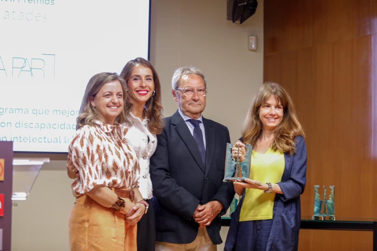 Premio a la Fundación A la par.