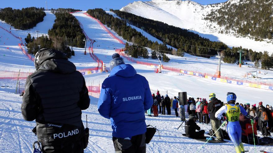 Treballadors d&#039;estacions d&#039;FGC, cridats a fer sis dies vaga durant els campionats del món de Para Snowboard a la Molina