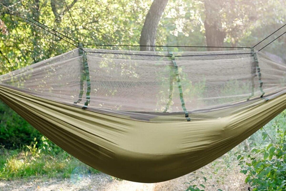 La hamaca con mosquitera que sobrevive a todo y también sirve de tienda de campaña, ¡por solo 30 euros!