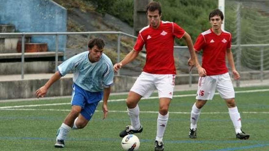 El San Martín cuajó un buen partido en Porriño. // J.L.Oubiña