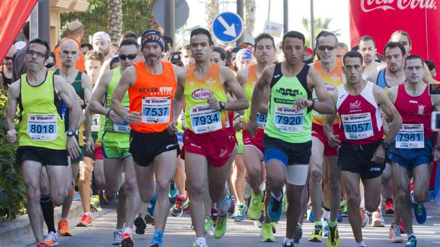 Corredores en la última media Maratón de Moncada