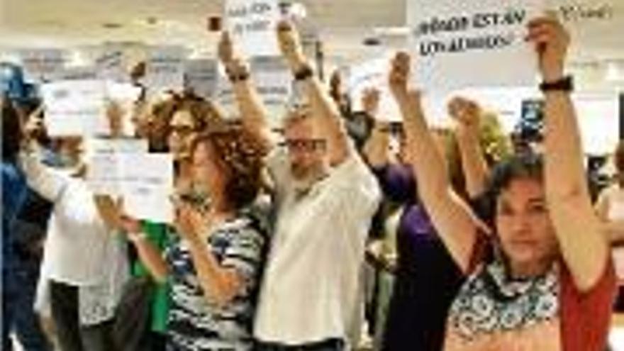 Protestes per la censura de les gravacions del ministre a TVE