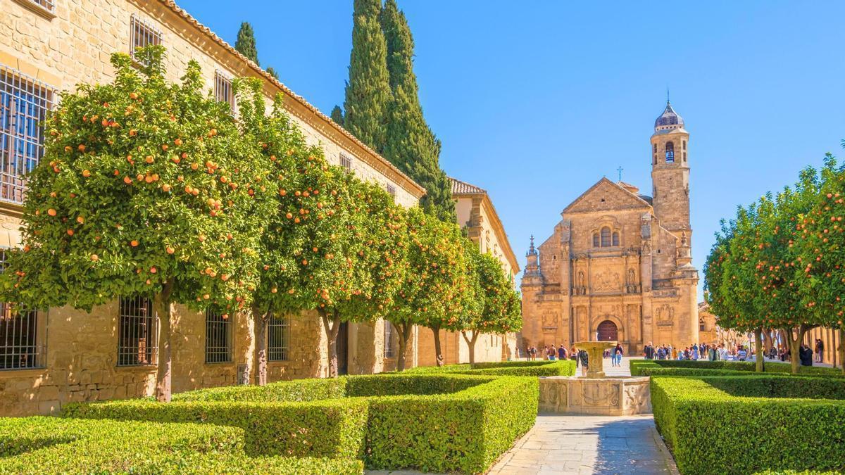 Jaén tiene dos de las ciudades más bonitas de España a 15 minutos de distancia.