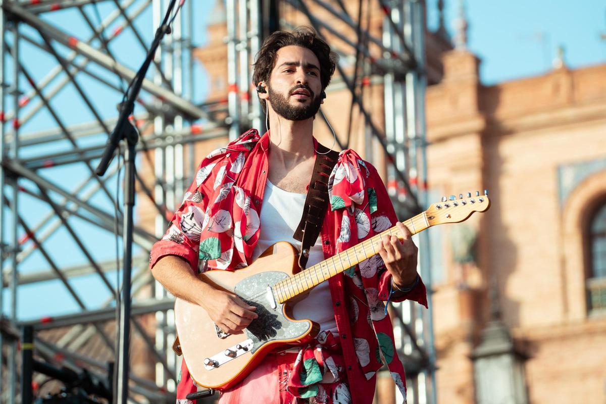 El concierto de Califato ¾ y La Plazuela de Icónica Santalucía Sevilla Fest en imágenes