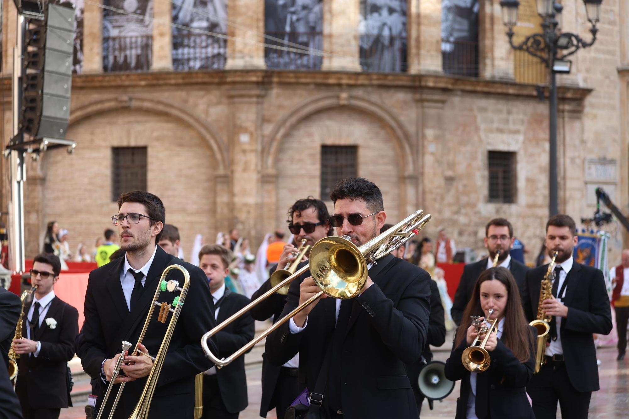 Fallas 2023 | Antología de músicos en la Ofrenda del día 17