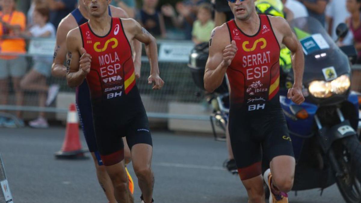 Mario Mola y Noelia Juan brillan en la Copa del Mundo de València