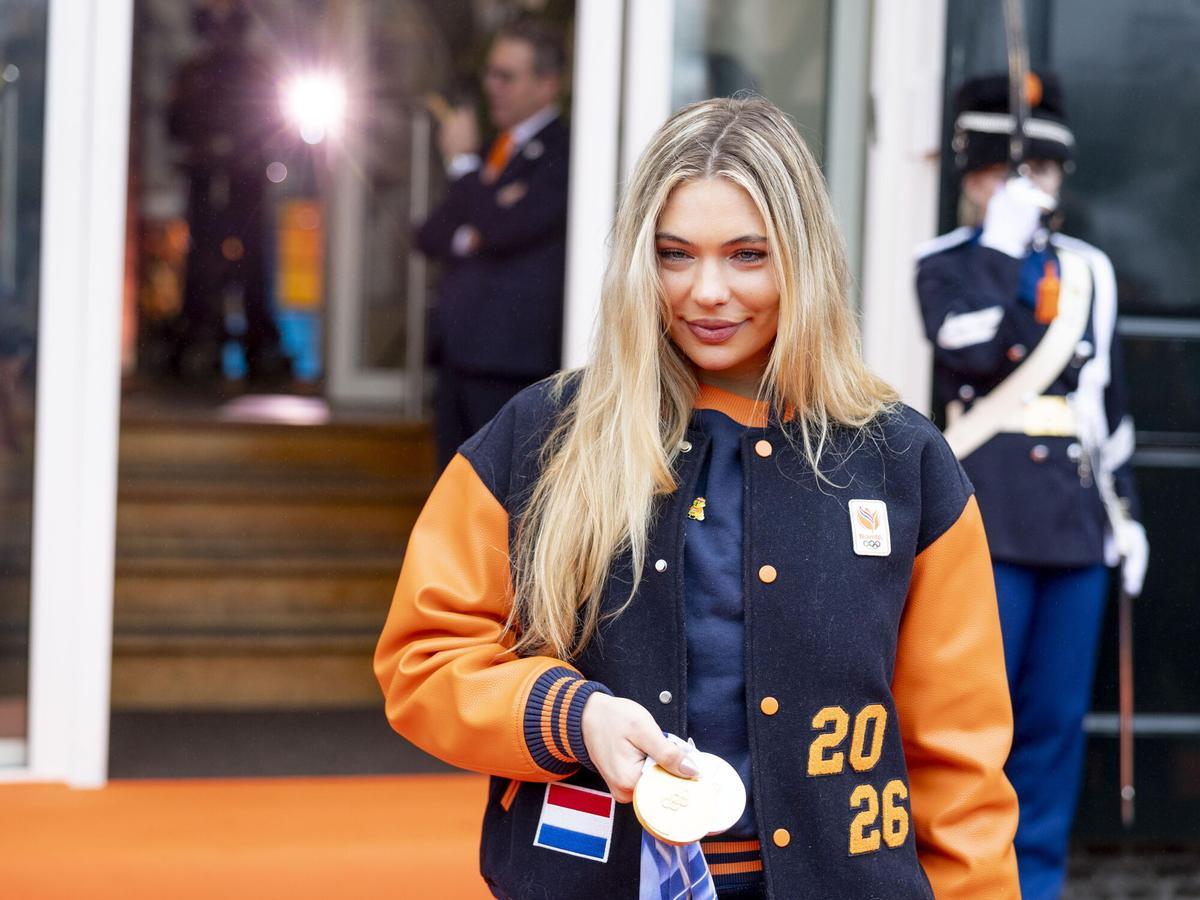 Jutta Leerdam, a su llegada a La Haya tras la cita olímpica