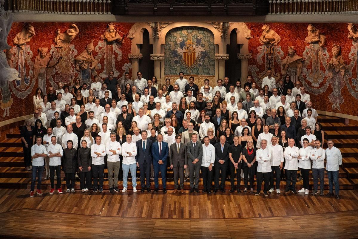 La foto final del acto de presentación de la campaña turística Catalunya, la millor cuina del món La foto final del acto de presentación de la campaña turística Catalunya, la millor cuina del món