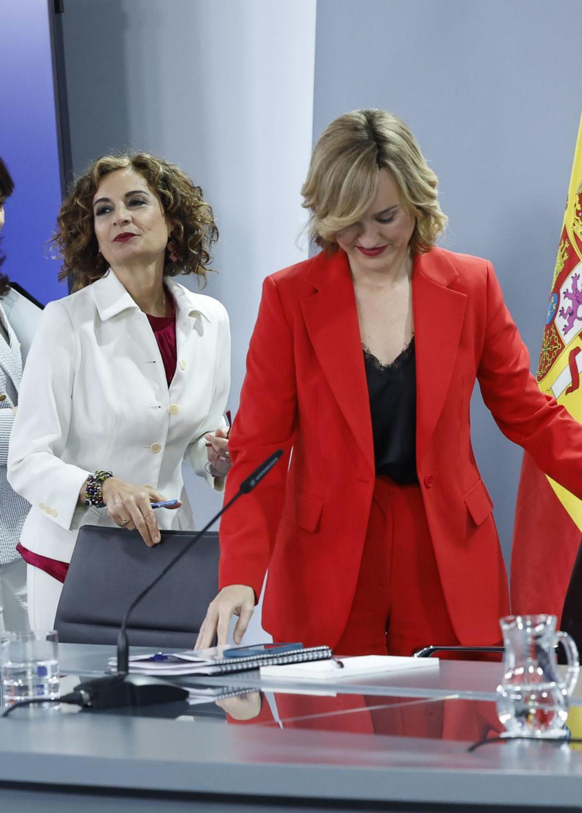 Els ministres candidats del PSOE no aconsegueixen menjar terreny al PP