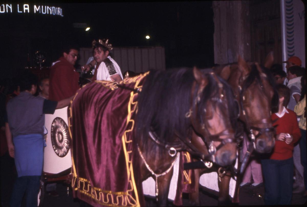 La célebre cuádriga que en 1985 salió en la guardia romana de la Soledad de San Pablo.