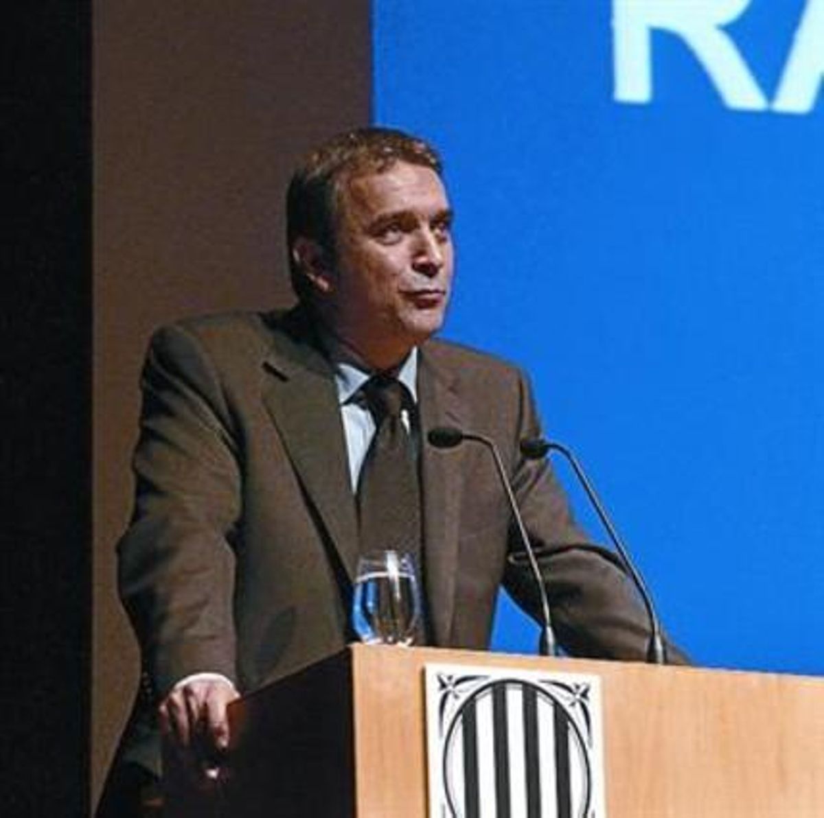 Eugeni Sallent, als Premis Nacionals de Comunicació del 2007. Eugeni Sallent, als Premis Nacionals de Comunicació del 2007.