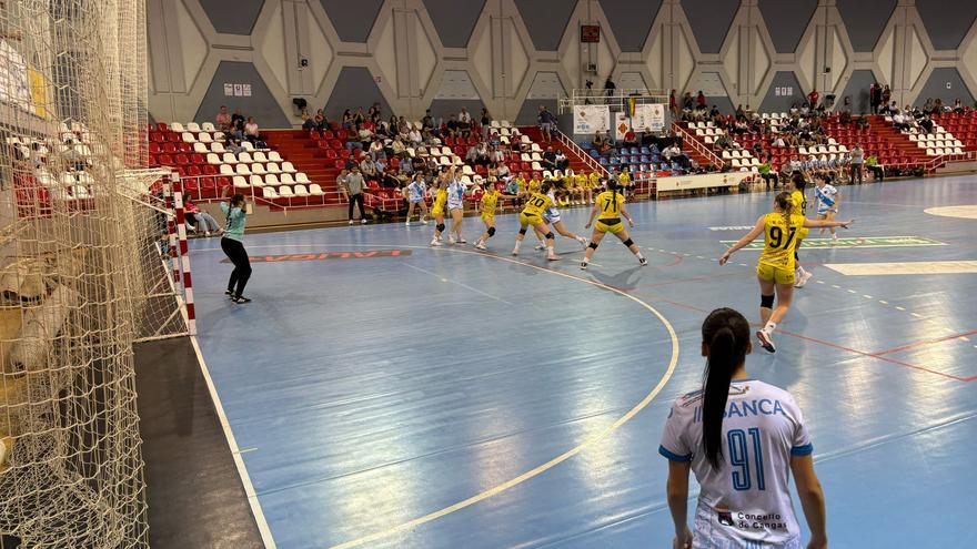 El Cangas cae por la mínima y jugará por el bronce