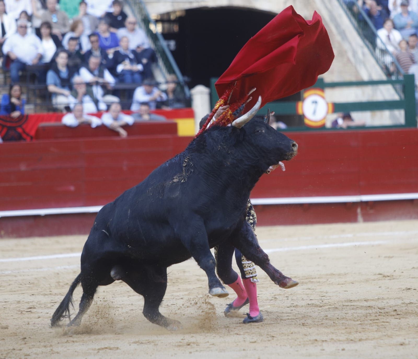 Así ha sido la primera corrida de toros de la Feria de Fallas