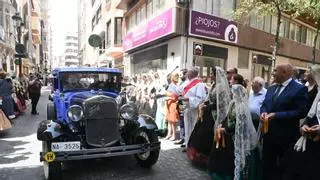 Castelló honra a su patrón Sant Cristòfol con la tradicional misa y la bendición de vehículos