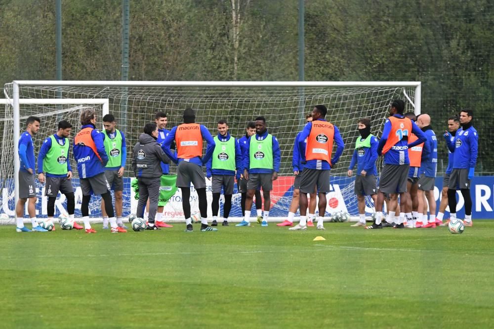 Entrenamiento del Deportivo a puerta cerrada