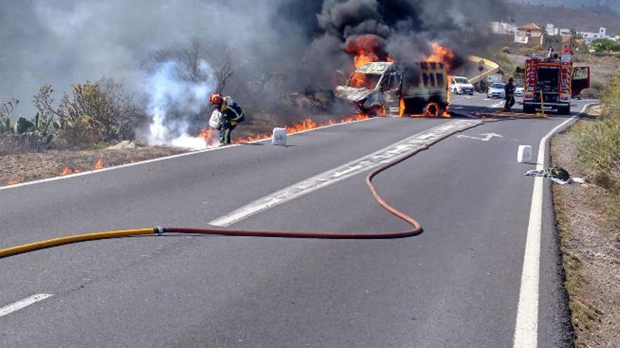 Incendio de un furgón en Granadilla