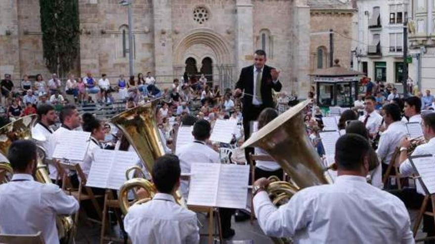 Los ensembles de la comarca del Deza aterrizan en la capital del Duero