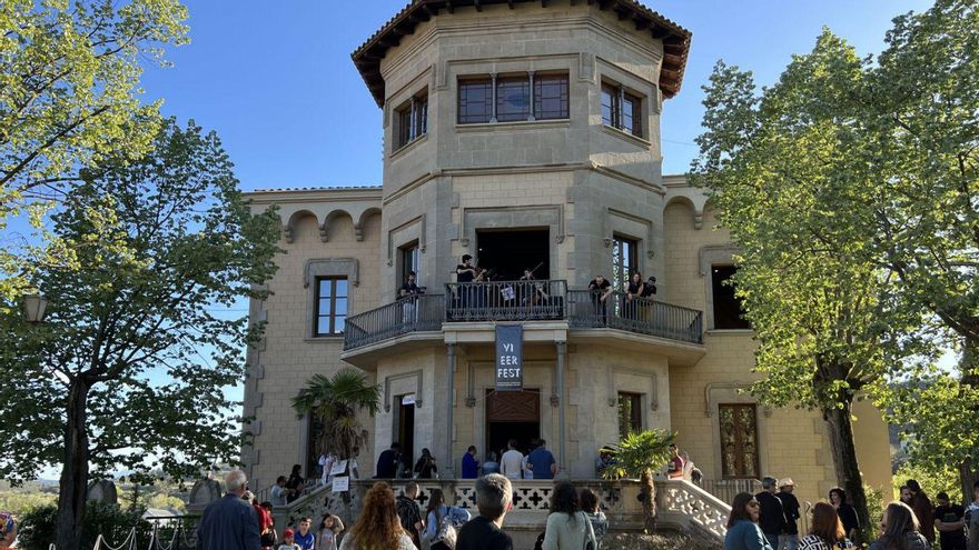 La Torre Nova de Cal Pons de Puig-reig es vesteix de festa