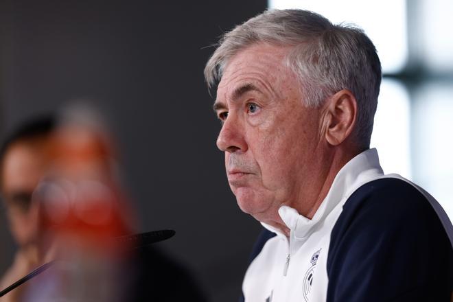 Carlo Ancelotti habla sobre las críticas: “No me he encontrado a ningún aficionado triste”