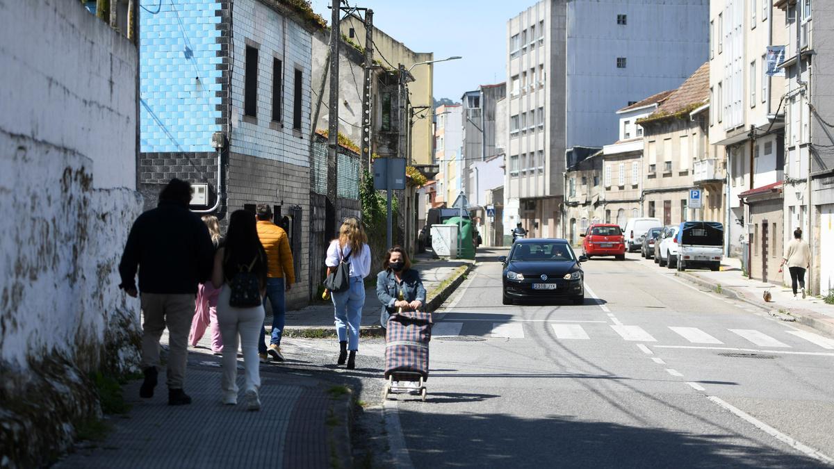 La carretera vieja hacia Marín también se incluye entre las partidas presupuestarias, en la imagen la zona de Estribela.