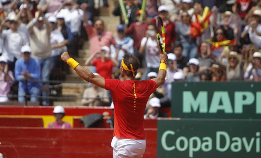 Nadal vence a Zverev en València