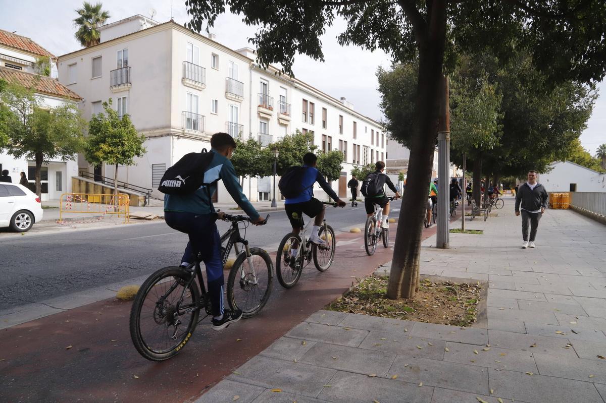 A.J.González Córdoba Carril bici bicicleta Ribera